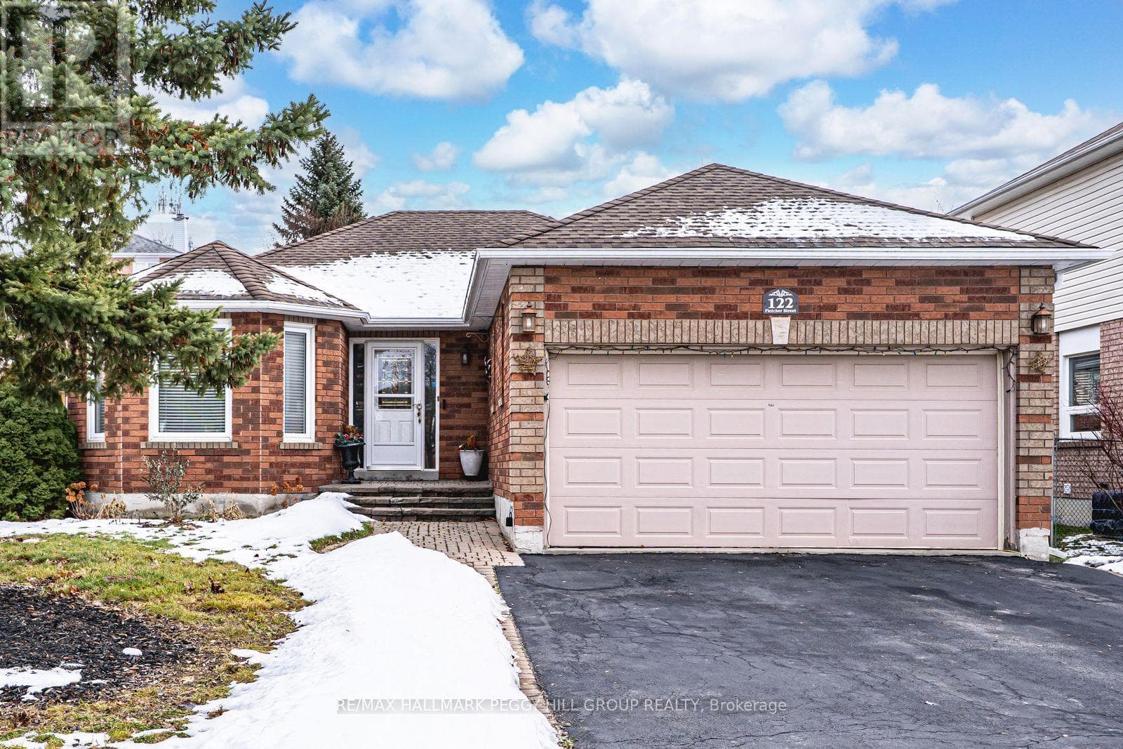 122 FLETCHER STREET — Bradford West Gwillimbury (Bradford), Ontario - Main photo