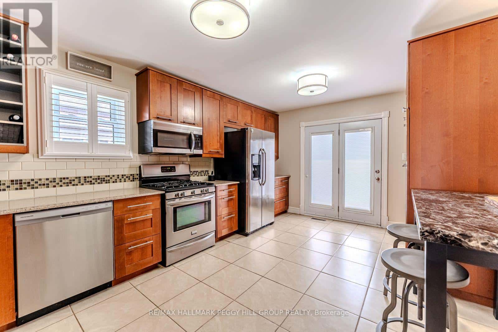 122 FLETCHER STREET — Bradford West Gwillimbury (Bradford), Ontario - Photo 4 of 17