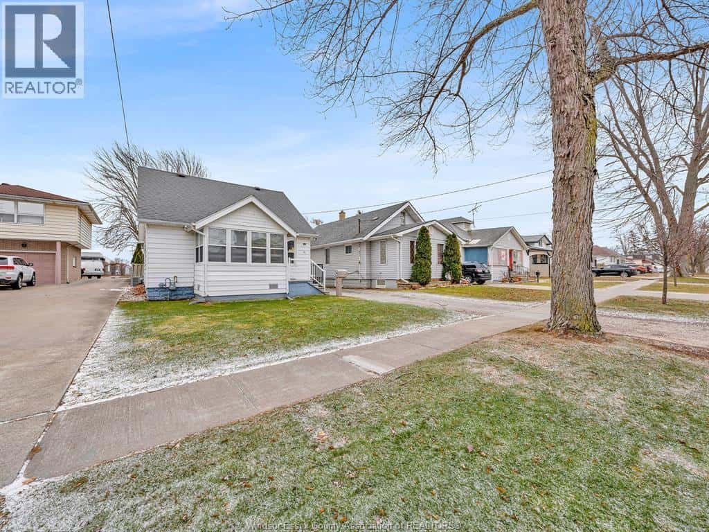 97 ELLIOTT STREET — Leamington, Ontario - Photo 3 of 31