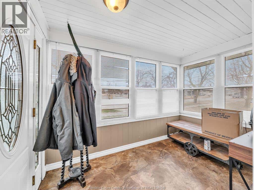 97 ELLIOTT STREET — Leamington, Ontario - Photo 5 of 31