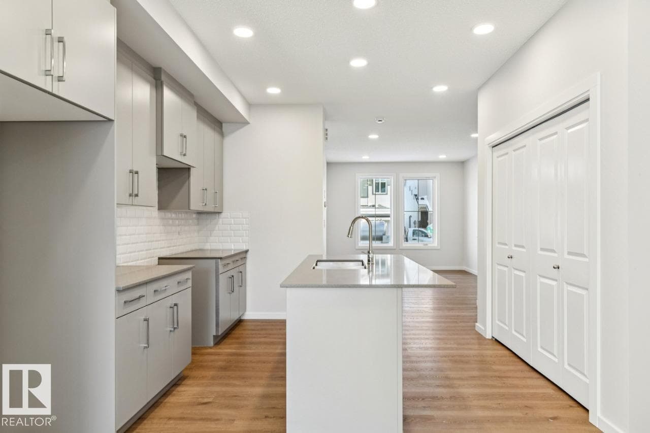 Edmonton — Edmonton - Main photo