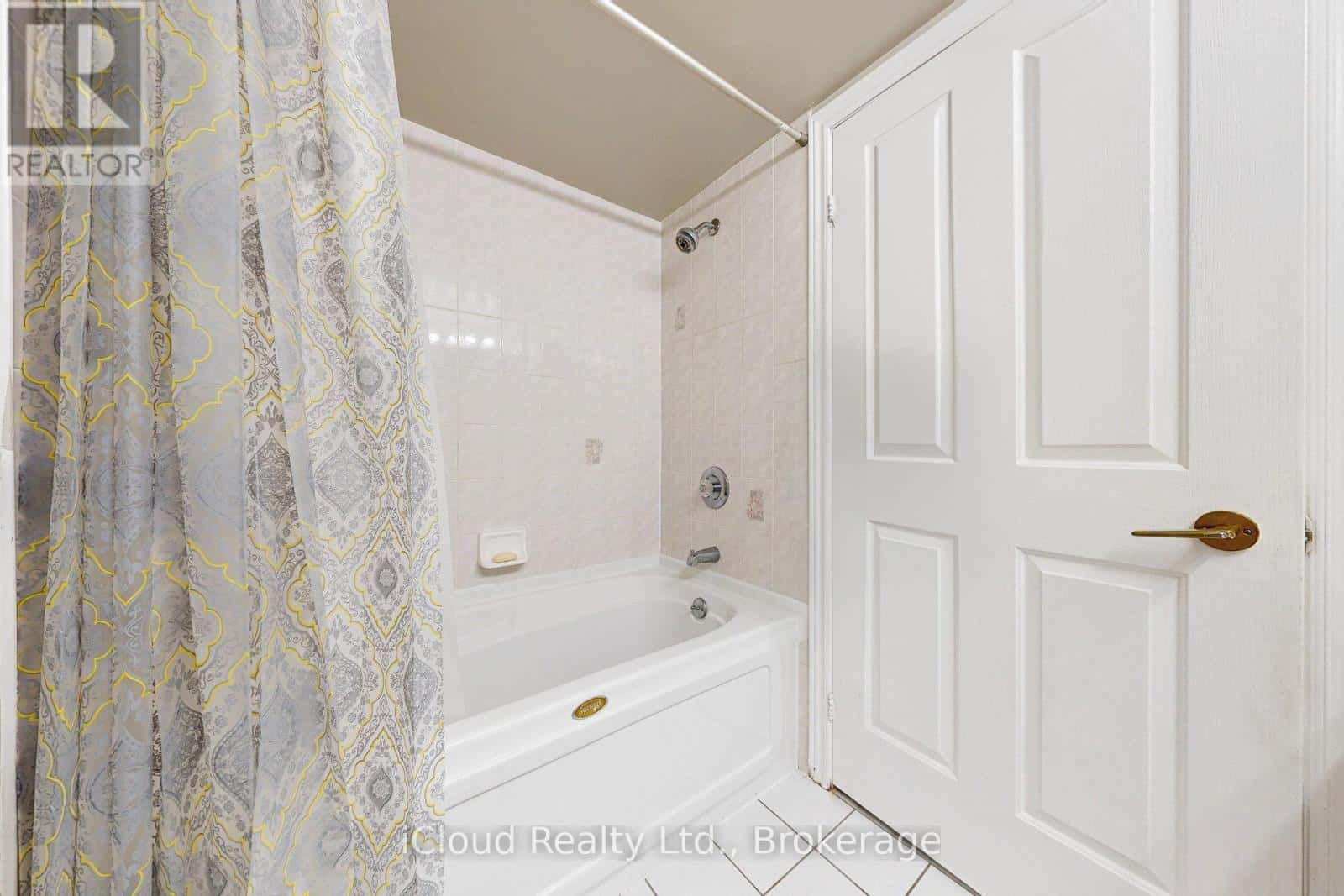 3232 - 68 CORPORATE DRIVE — Toronto (Woburn), Ontario - Photo 2 of 74