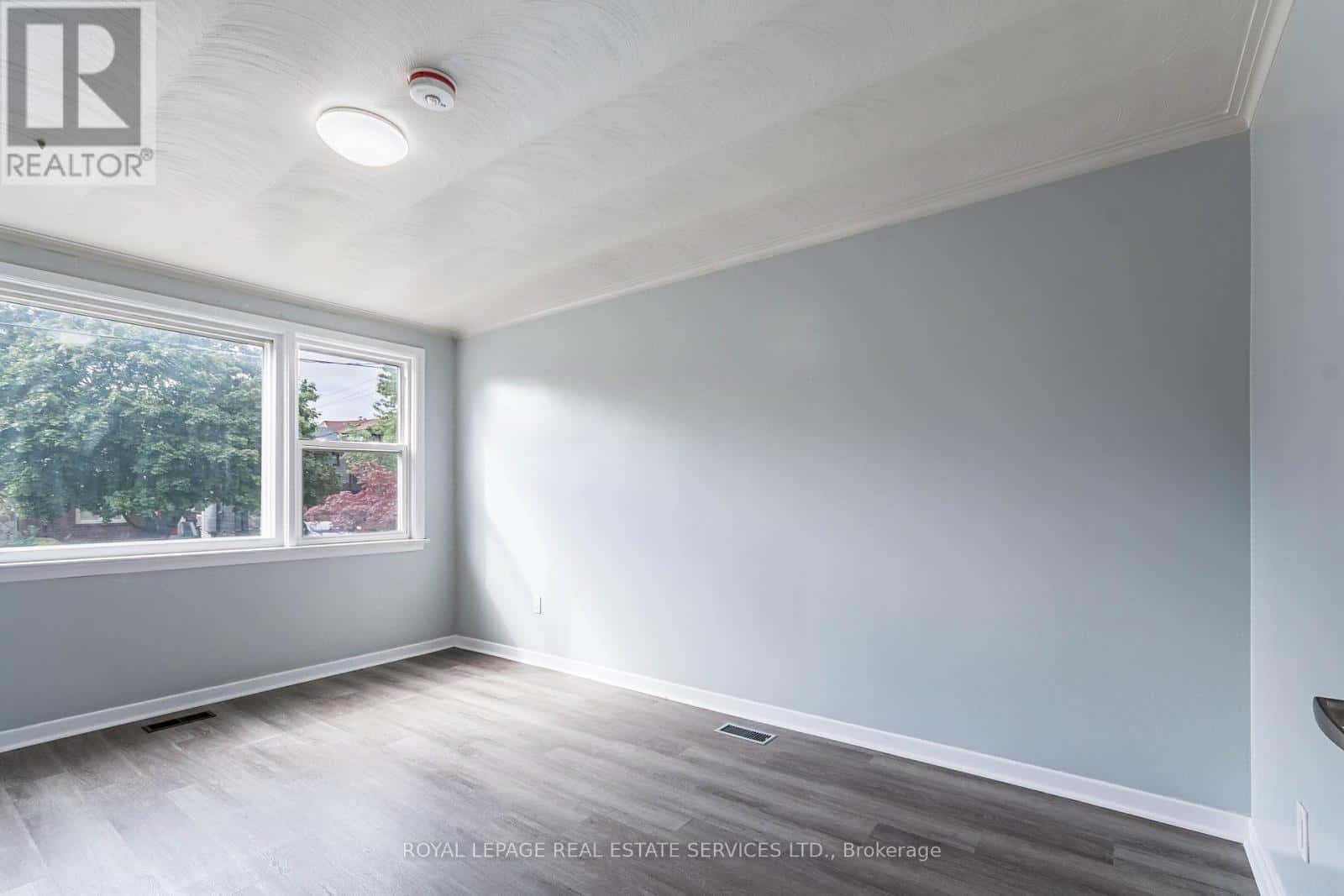 Toronto (Mimico) — Toronto (Mimico) - Photo 3 of 11