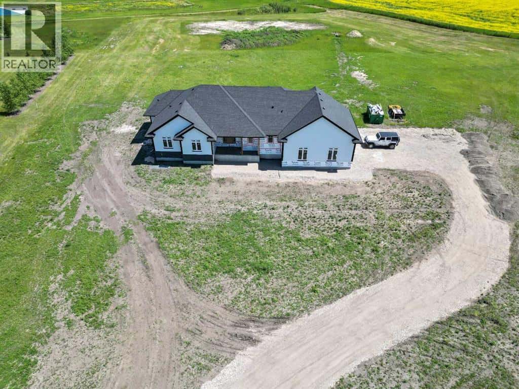 349062 Tamarack Drive E — Rural Foothills County, Alberta - Photo 2 of 48