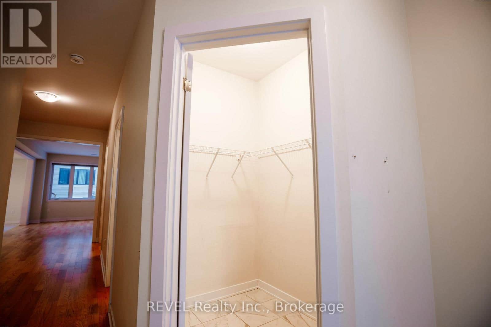 16 STERN DRIVE - Photo 3 of 39, Welland (Dain City), Ontario