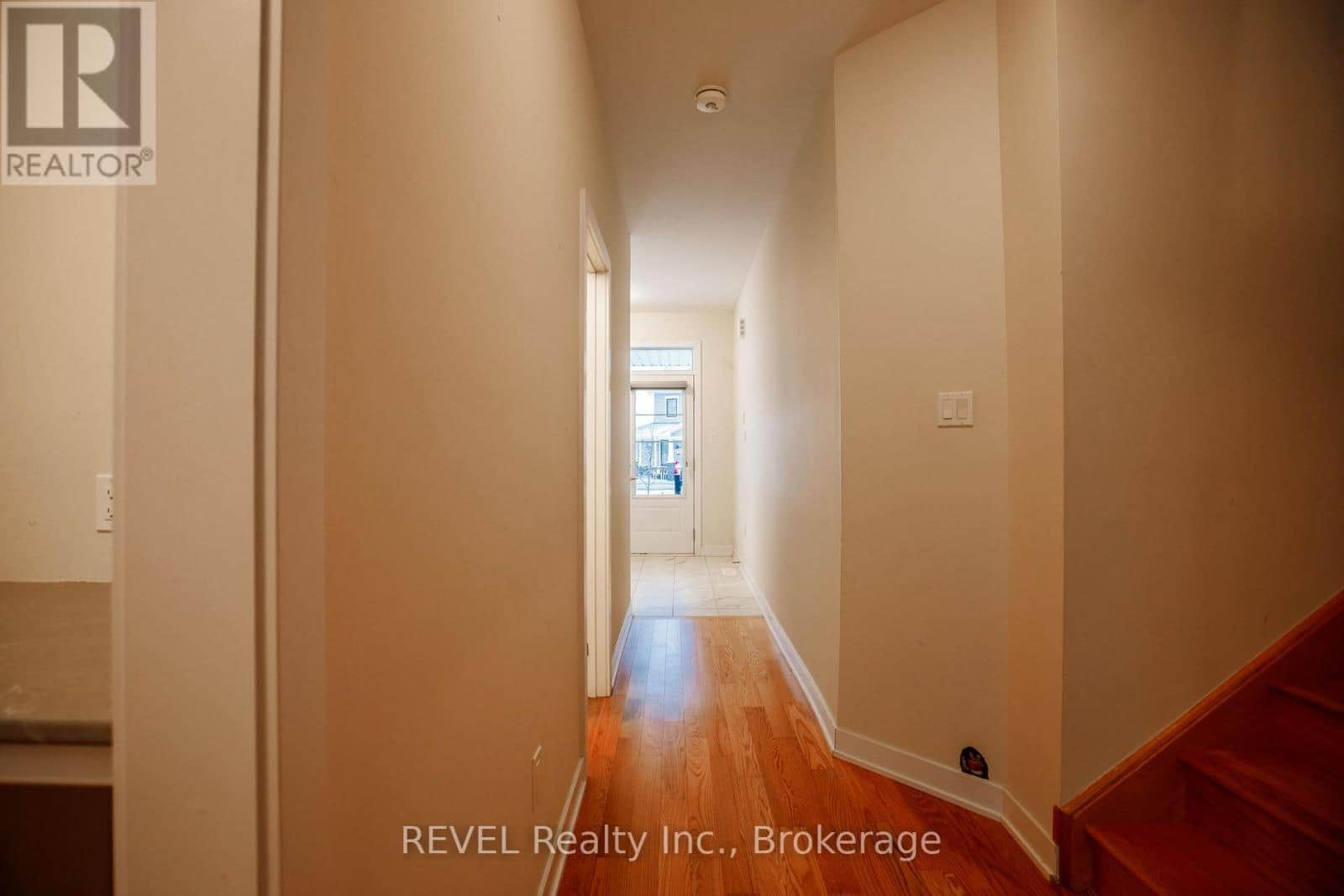 16 STERN DRIVE - Photo 4 of 39, Welland (Dain City), Ontario