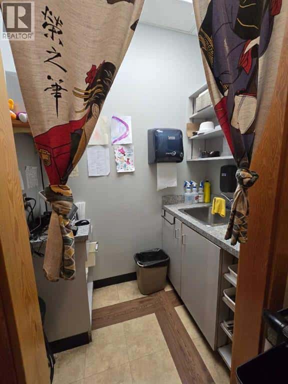 Lethbridge — Lethbridge - Photo 4 of 34