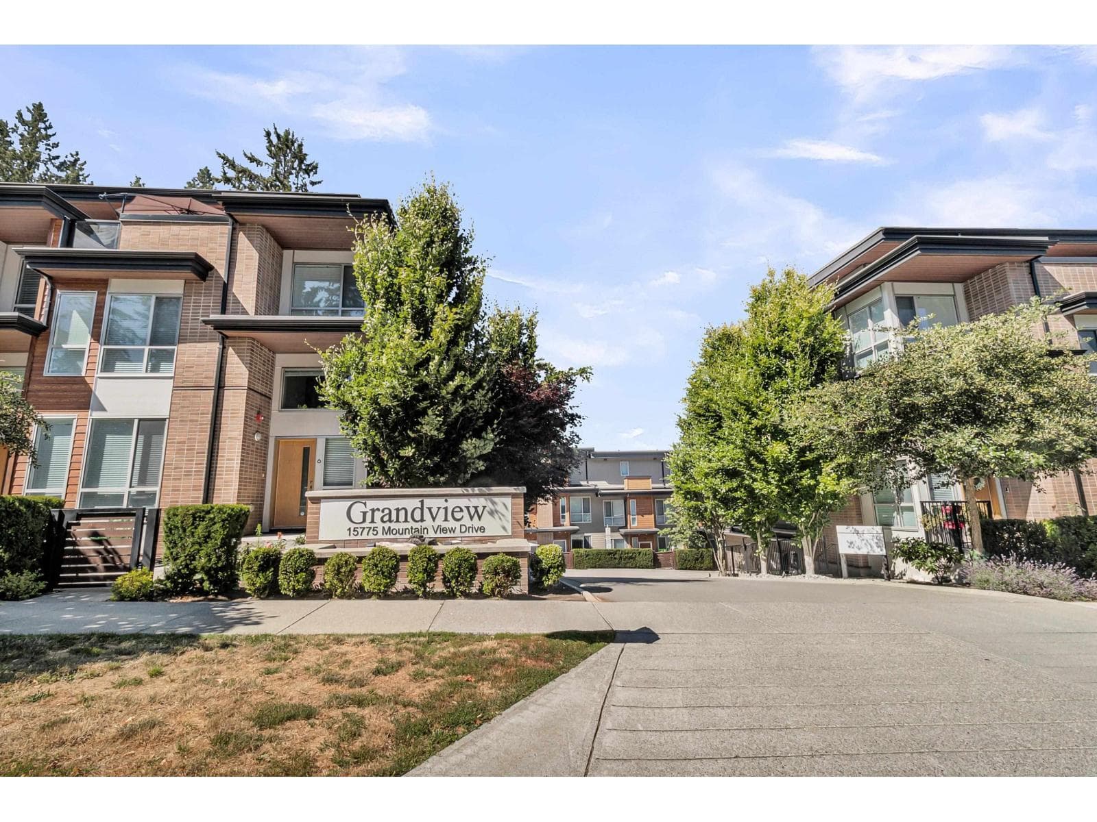 31 15775 MOUNTAIN VIEW DRIVE — Surrey, British Columbia - Main photo