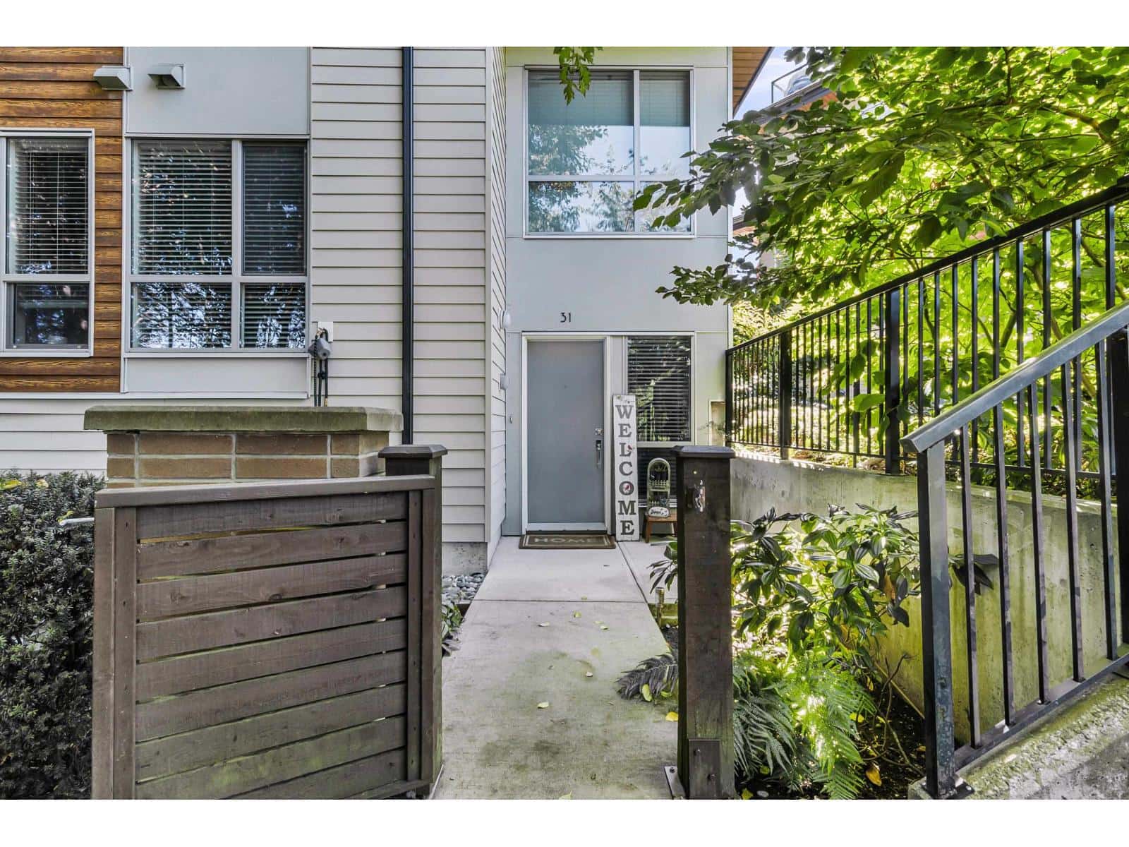 31 15775 MOUNTAIN VIEW DRIVE — Surrey, British Columbia - Photo 5 of 40