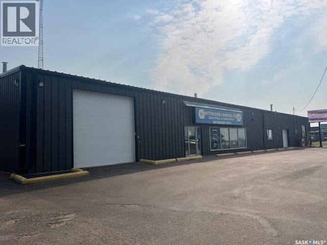 350 Railway AVENUE E — North Battleford, Saskatchewan - Main photo