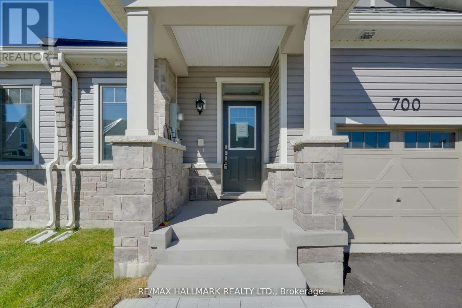 700 SARGEANT PLACE — Innisfil, Ontario - Photo 4 of 34