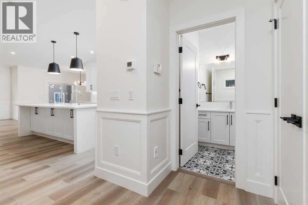 704 Mandalay Boulevard — Carstairs, Alberta - Photo 3 of 38