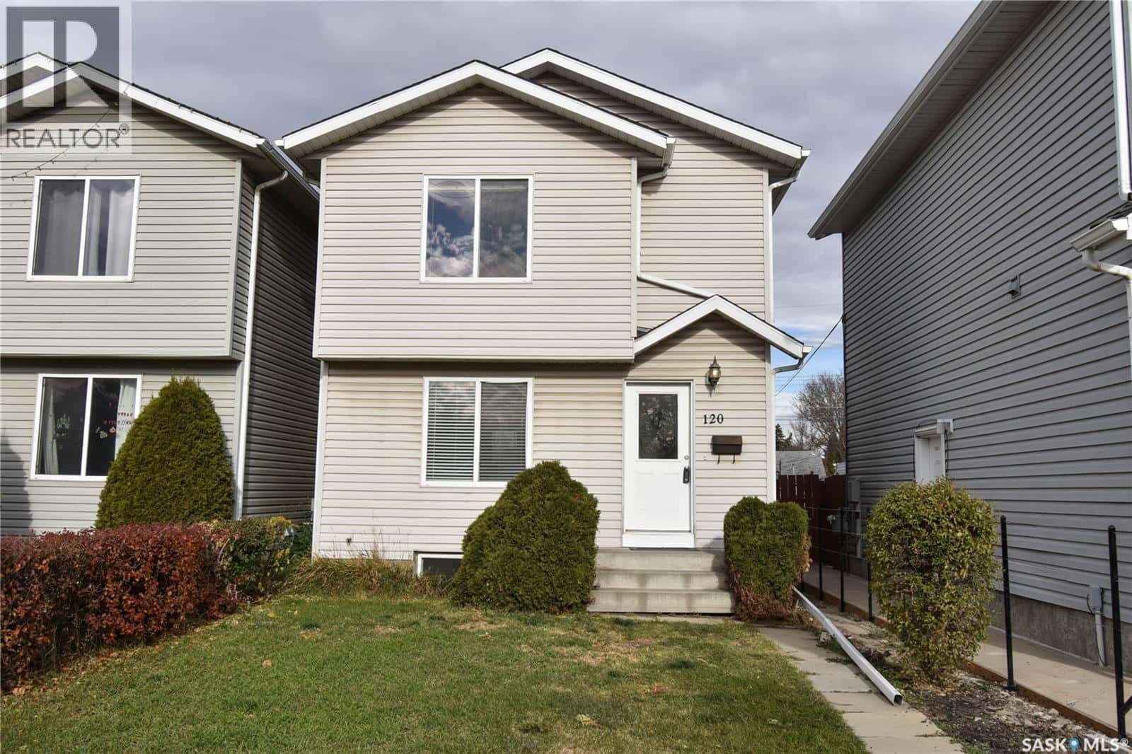 120 115th STREET W — Saskatoon, Saskatchewan - Photo 2 of 33