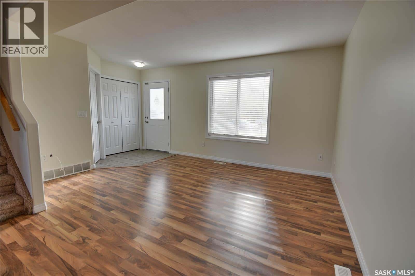 120 115th STREET W — Saskatoon, Saskatchewan - Photo 4 of 33