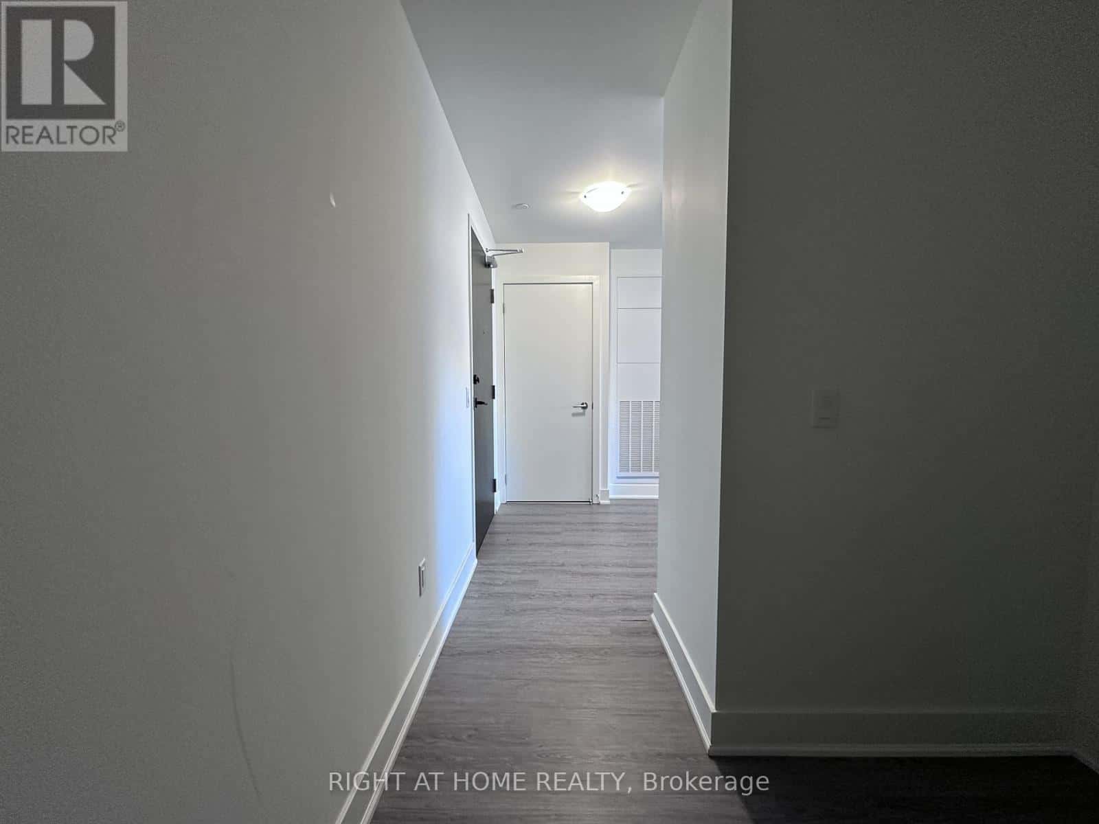 015 - 185 DEERFIELD ROAD — Newmarket (Central Newmarket), Ontario - Photo 3 of 44