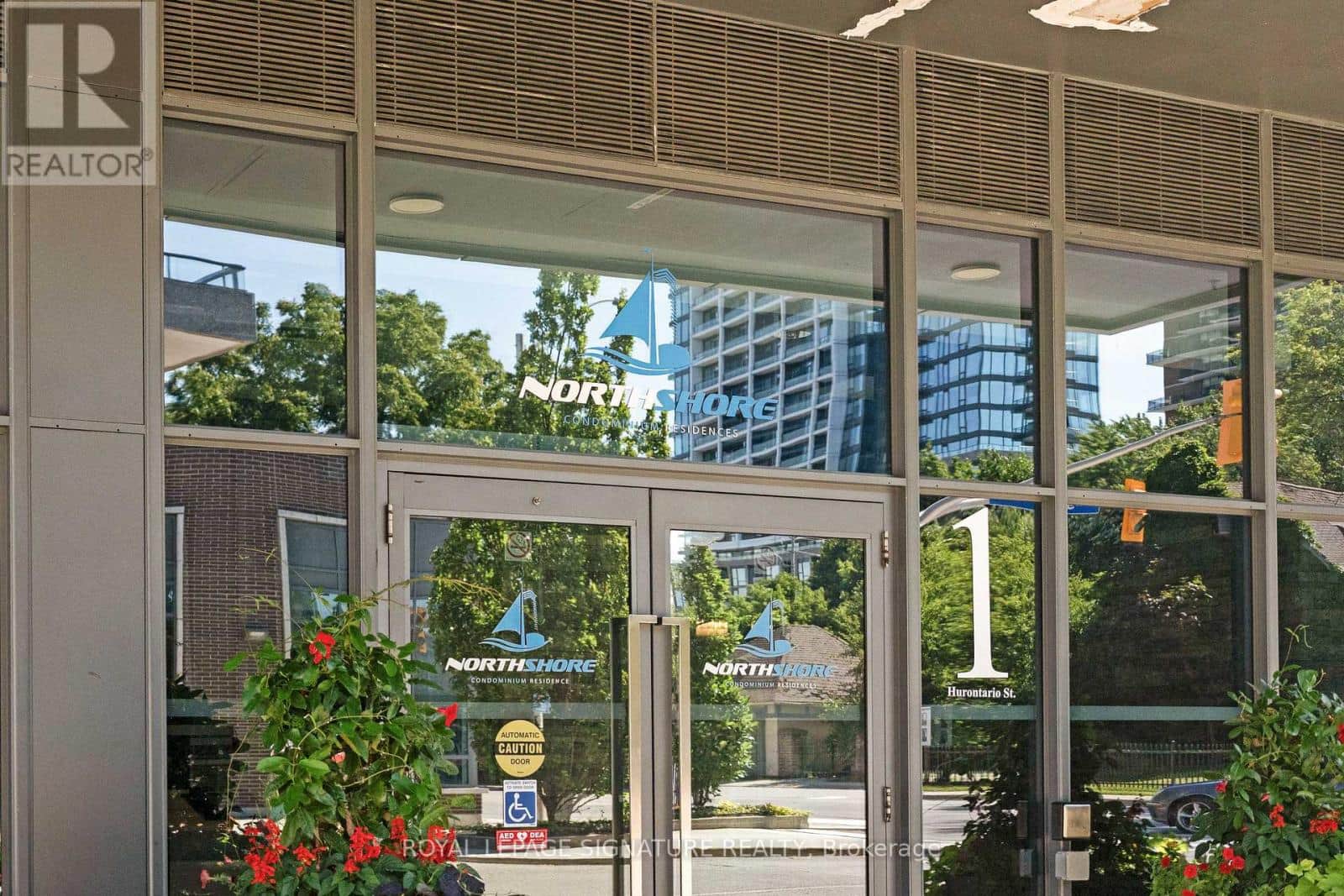 203 - 1 HURONTARIO STREET - Photo 2 of 47, Mississauga (Port Credit), Ontario