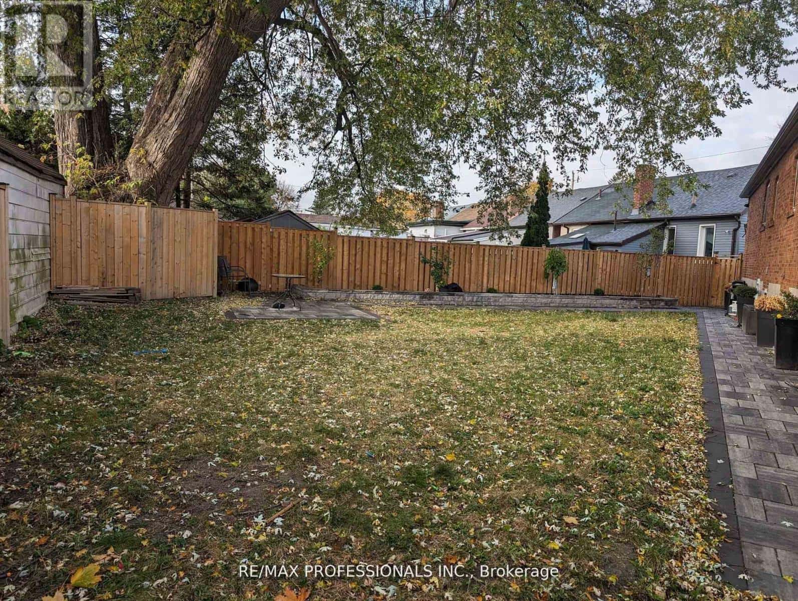 Toronto (Woodbine-Lumsden) — Toronto (Woodbine-Lumsden) - Photo 3 of 8