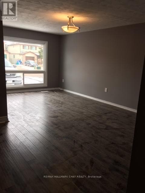 61 CORBETT DRIVE — Barrie (Grove East), Ontario - Main photo