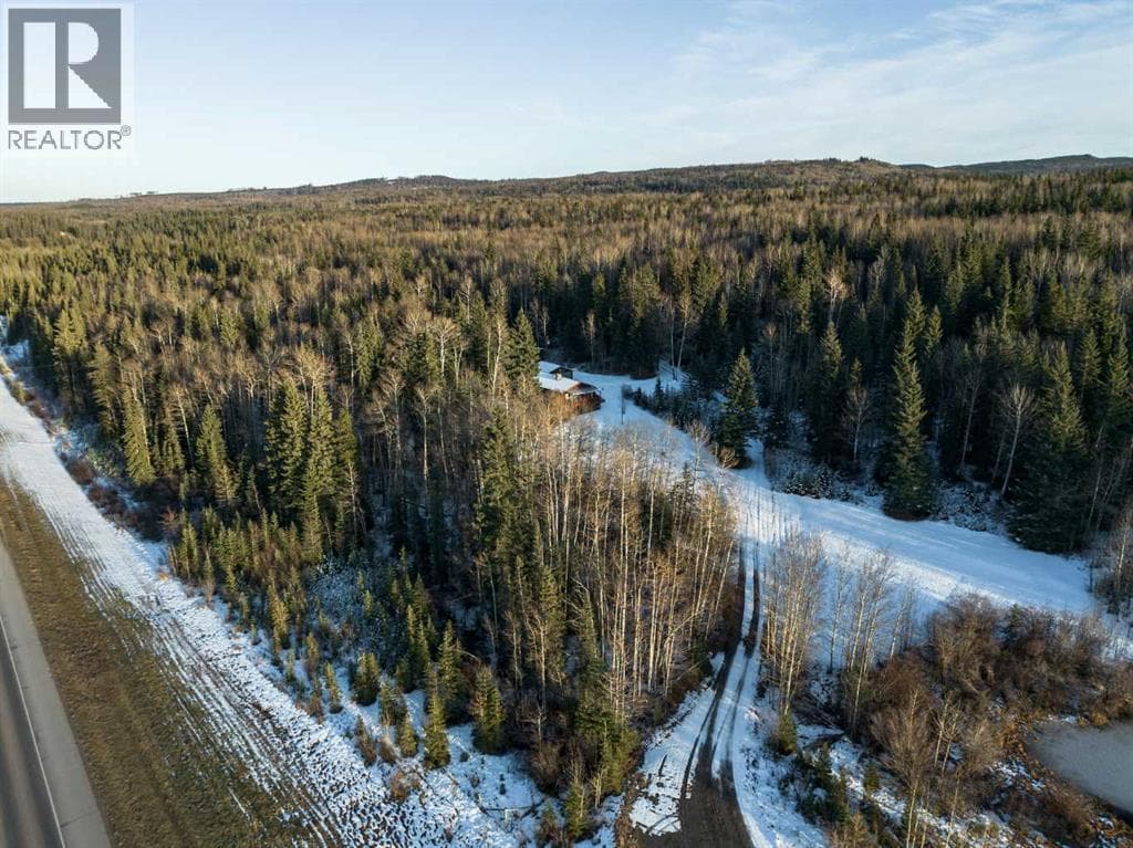 101 & 102, 941 Makenny Street — Hinton, Alberta - Main photo