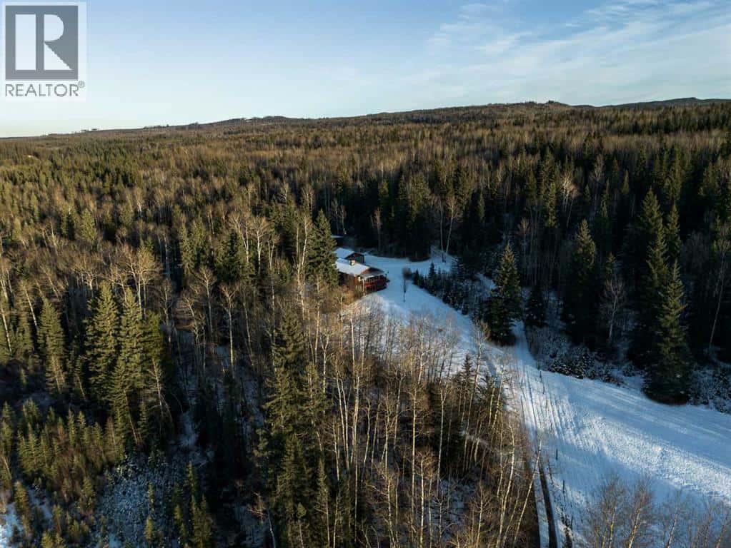 101 & 102, 941 Makenny Street — Hinton, Alberta - Photo 3 of 9