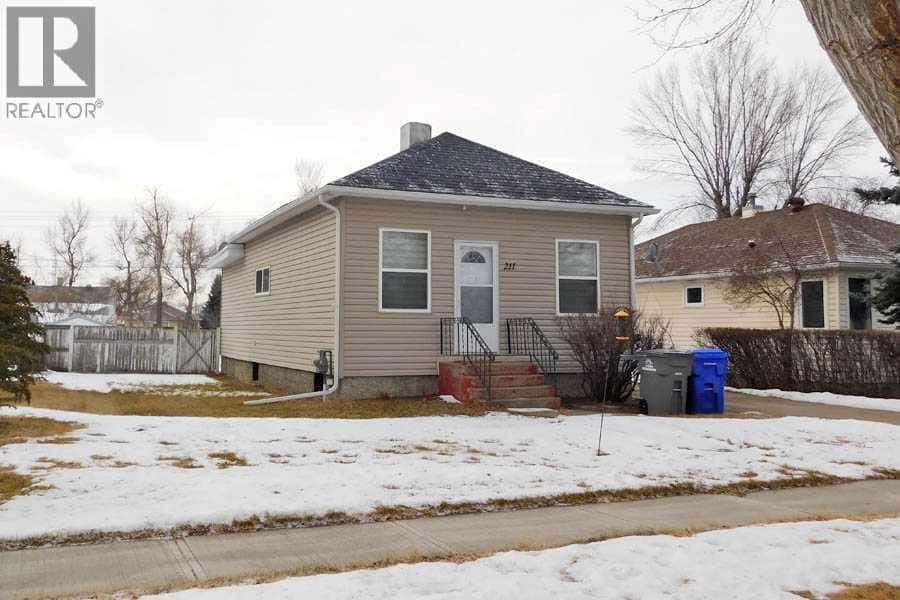 Claresholm — Claresholm - Photo 5 of 30