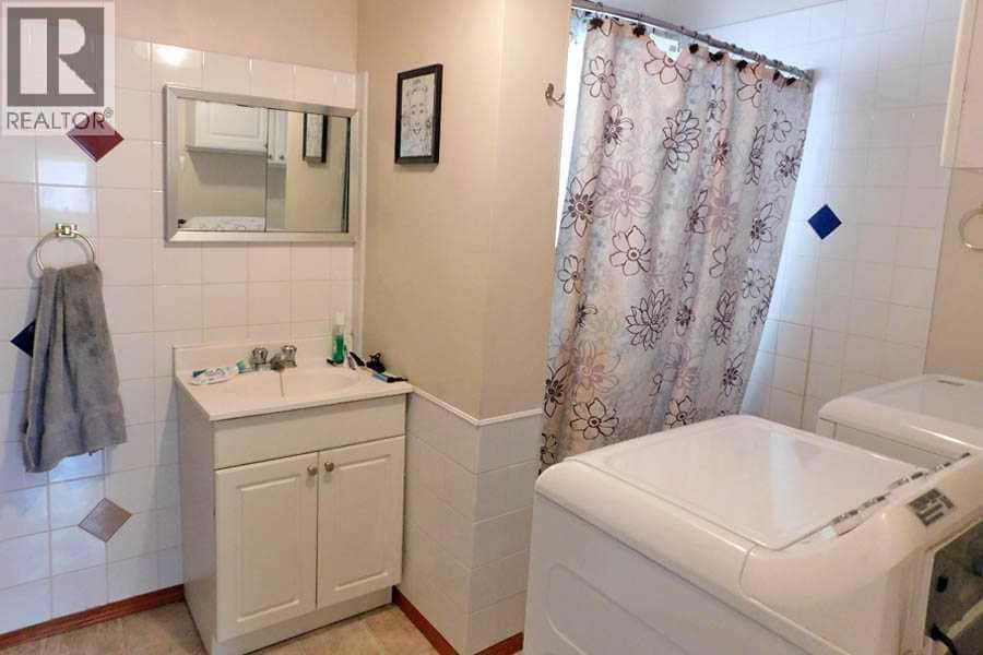 Claresholm — Claresholm - Photo 3 of 30