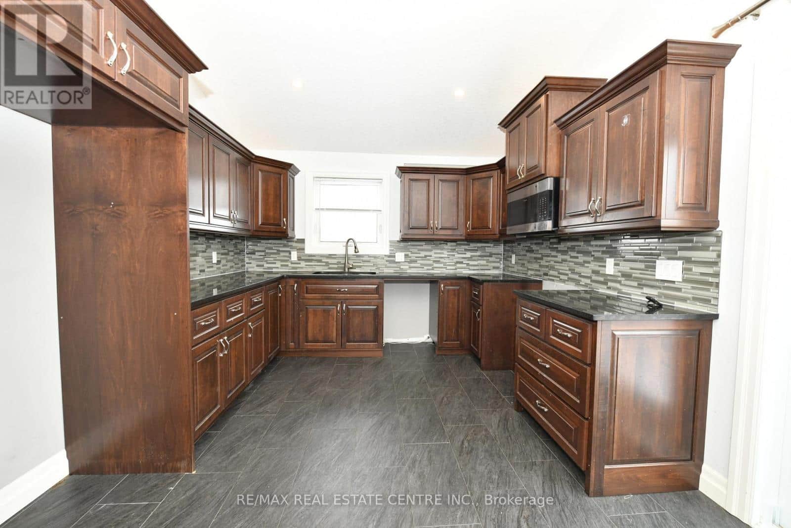 13 FORBES CRESCENT - Photo 3 of 14, North Perth (Listowel), Ontario