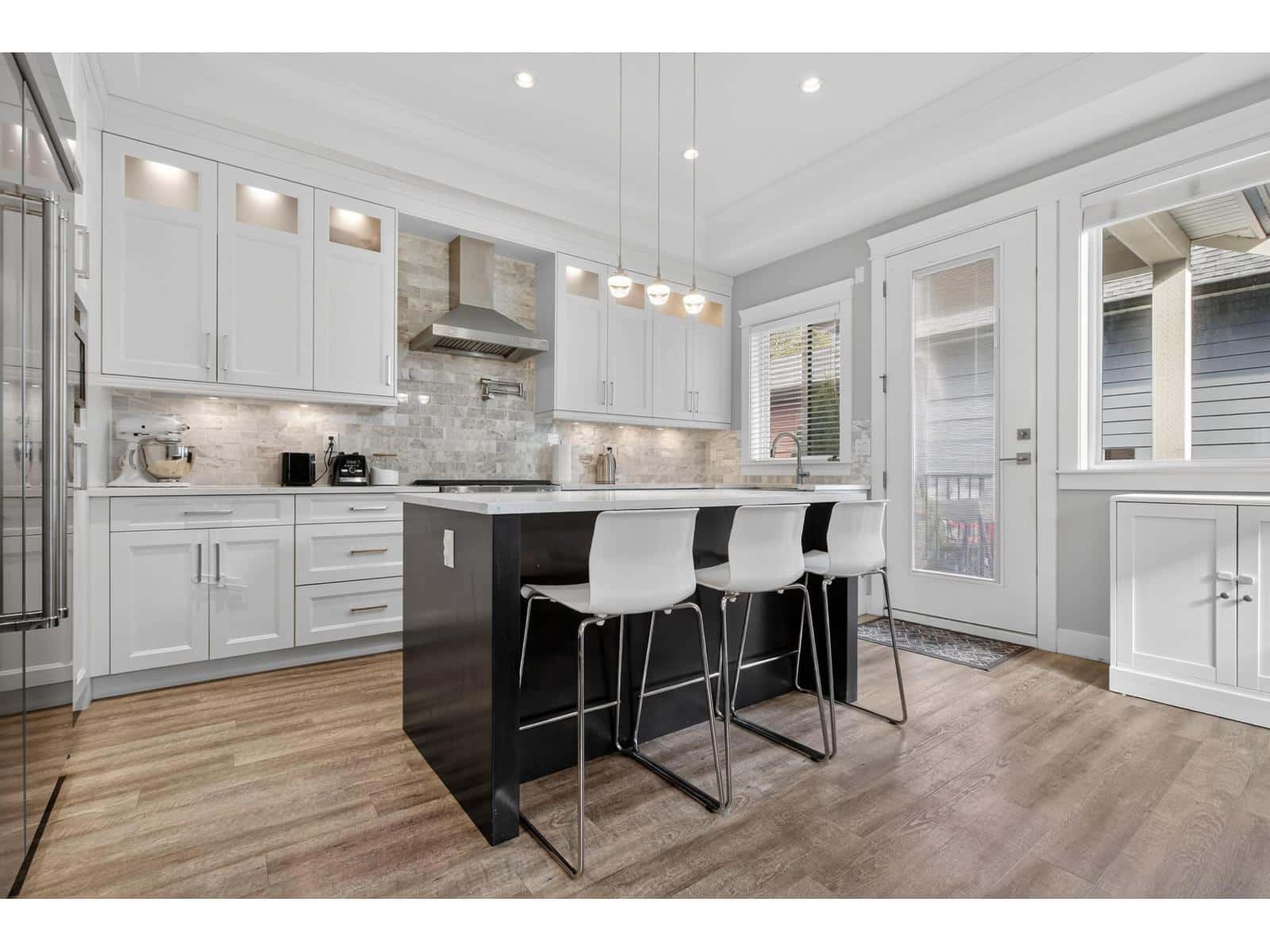 2926 160 STREET — Surrey, British Columbia - Photo 2 of 30