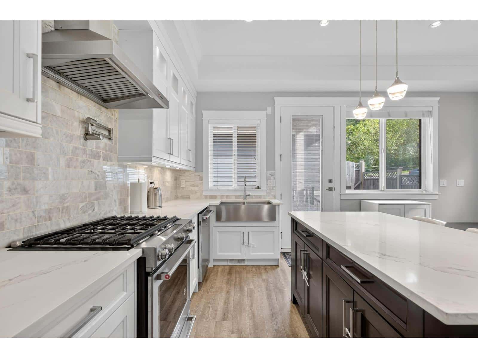 2926 160 STREET — Surrey, British Columbia - Photo 3 of 30