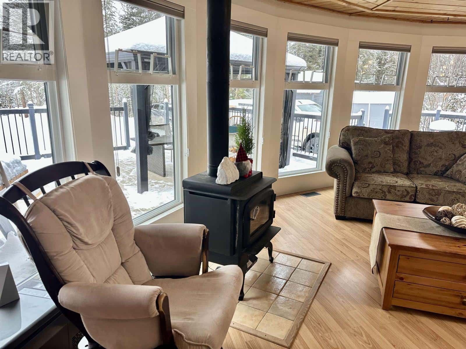 772 S GREEN LAKE ROAD — 70 Mile House, British Columbia - Photo 5 of 37