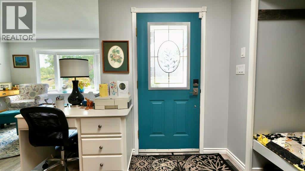 10501 83 Street — Peace River, Alberta - Photo 5 of 37