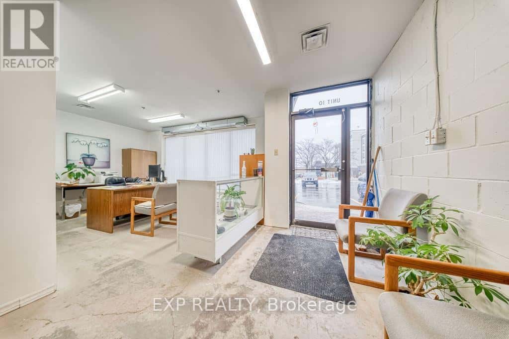 Newmarket (Newmarket Industrial Park) — Newmarket (Newmarket Industrial Park) - Photo 4 of 24