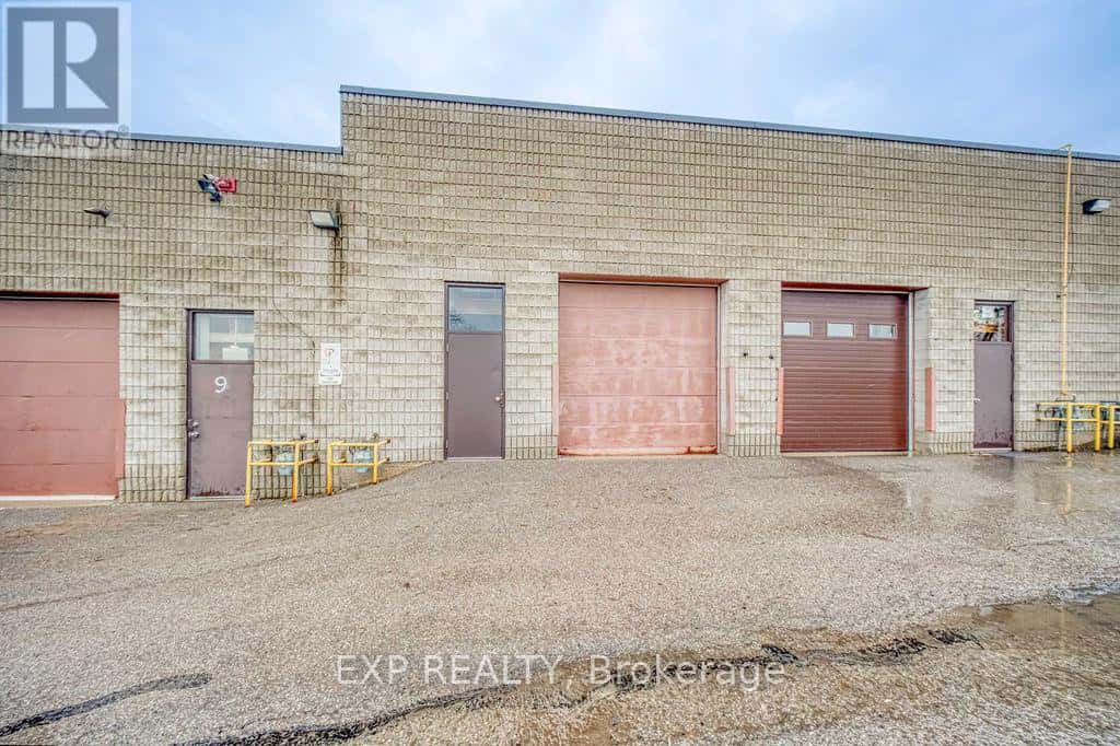 Newmarket (Newmarket Industrial Park) — Newmarket (Newmarket Industrial Park) - Photo 2 of 24