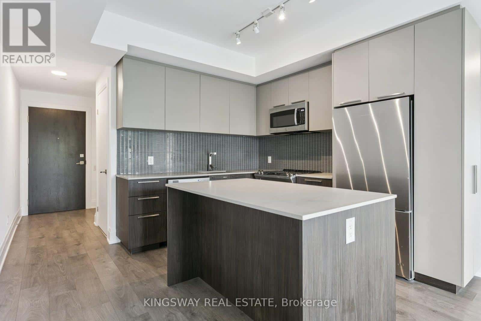 604 - 20 BRIN DRIVE — Toronto (Edenbridge-Humber Valley), Ontario - Photo 5 of 64