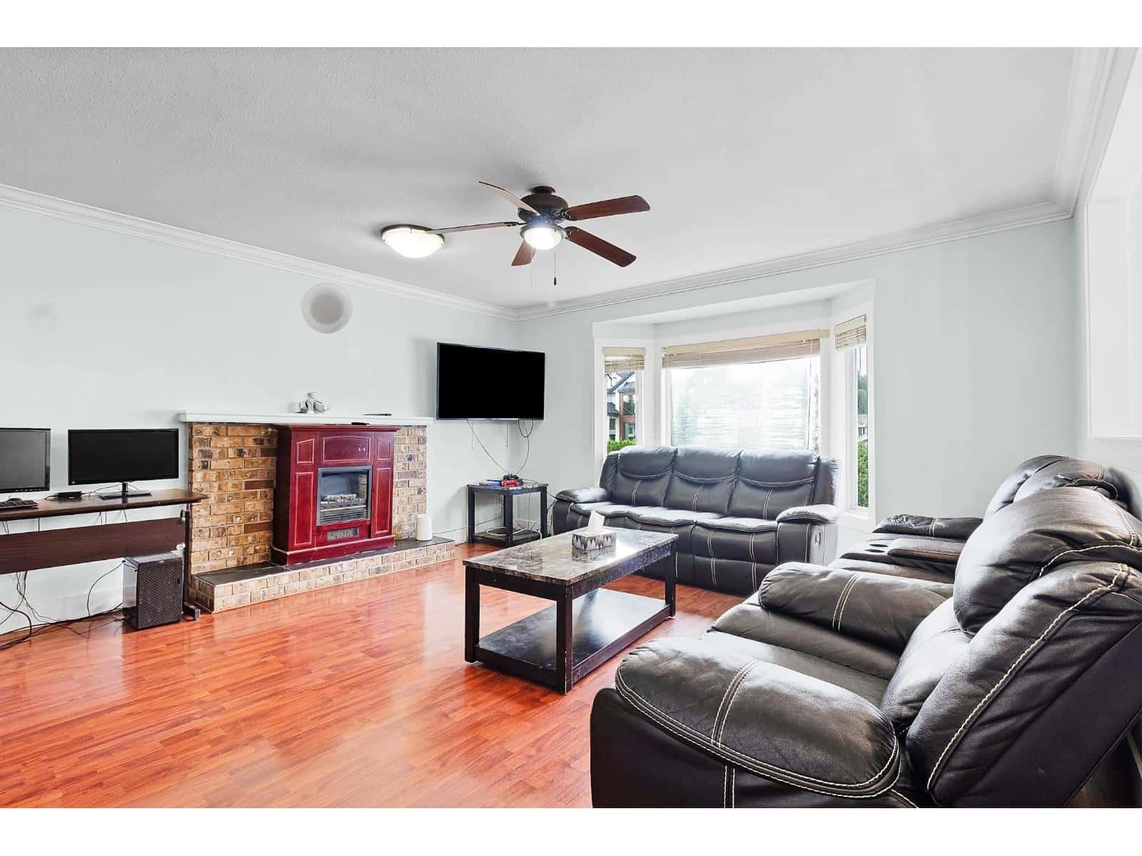 31910 MAYNE AVENUE — Abbotsford, British Columbia - Photo 5 of 19