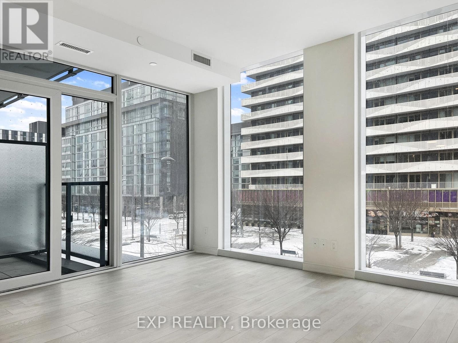 Toronto (Waterfront Communities) — Toronto (Waterfront Communities) - Main photo