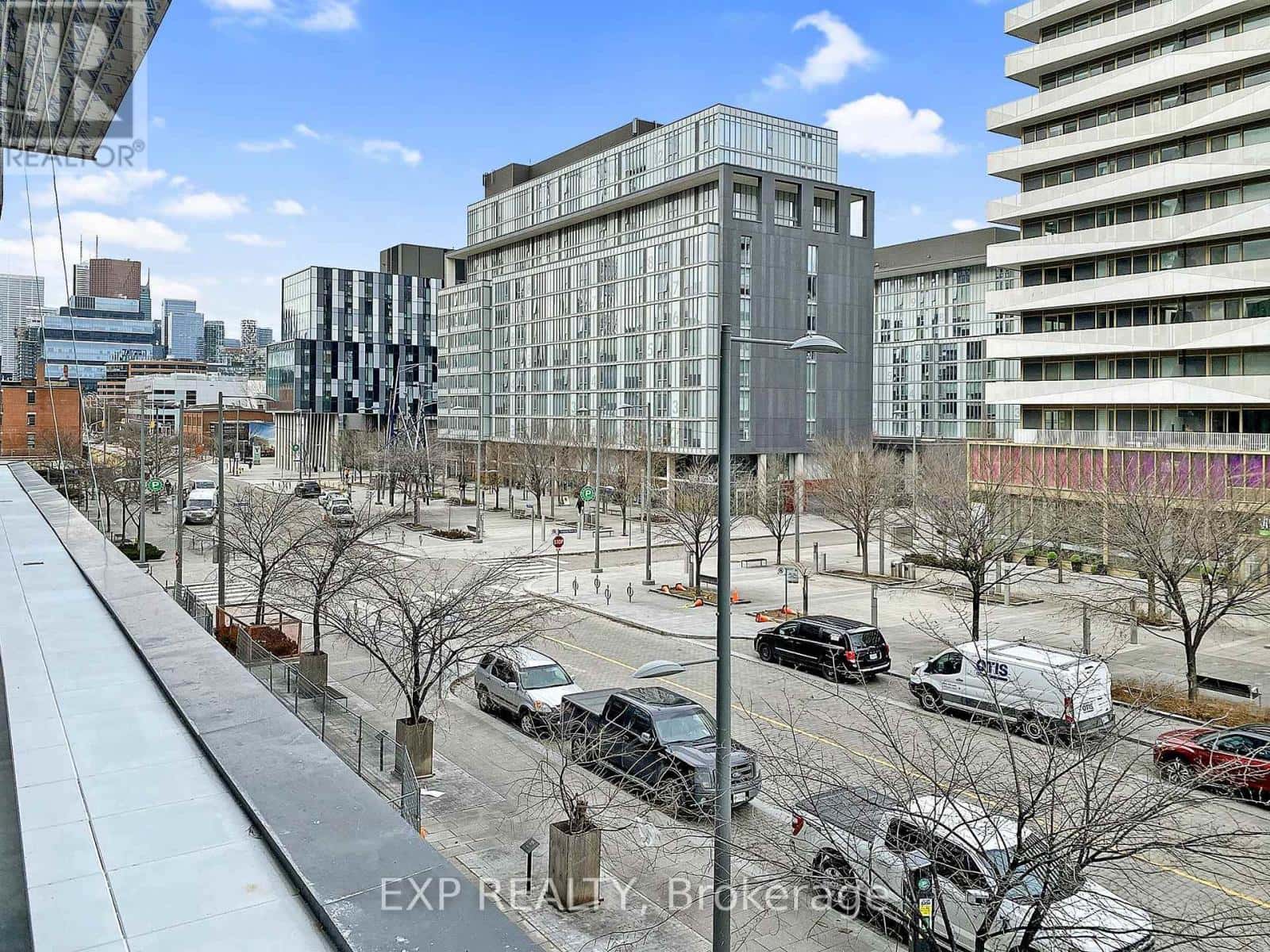 Toronto (Waterfront Communities) — Toronto (Waterfront Communities) - Photo 5 of 31