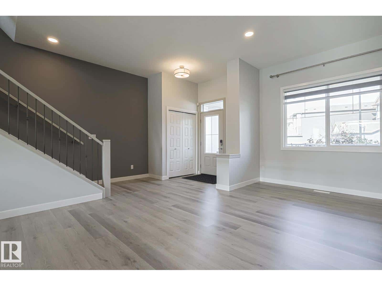 1653 PLUM CIRCLE CI SW — Edmonton, Alberta - Photo 5 of 68