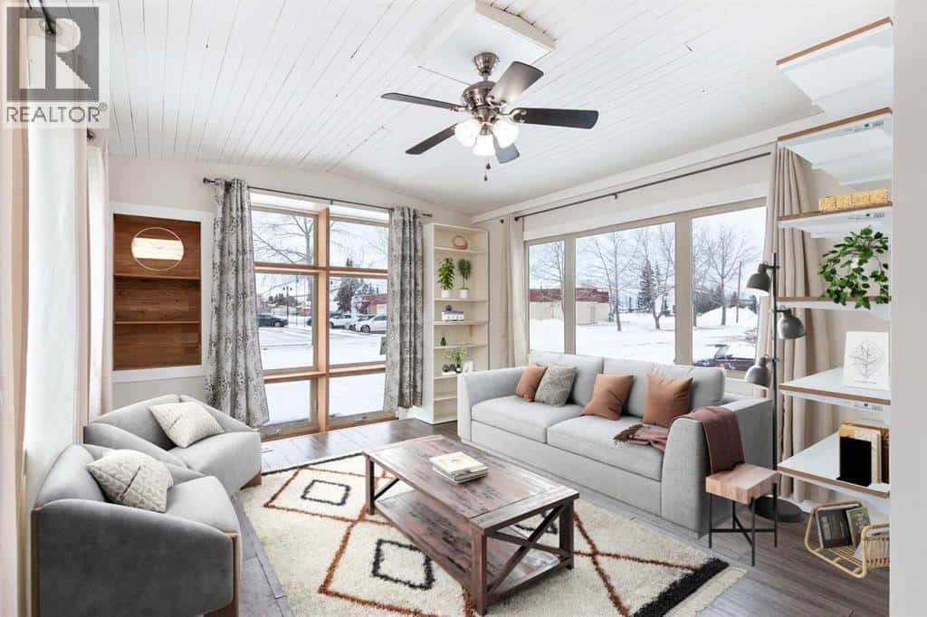 1 Park Avenue — Carstairs, Alberta - Photo 2 of 23