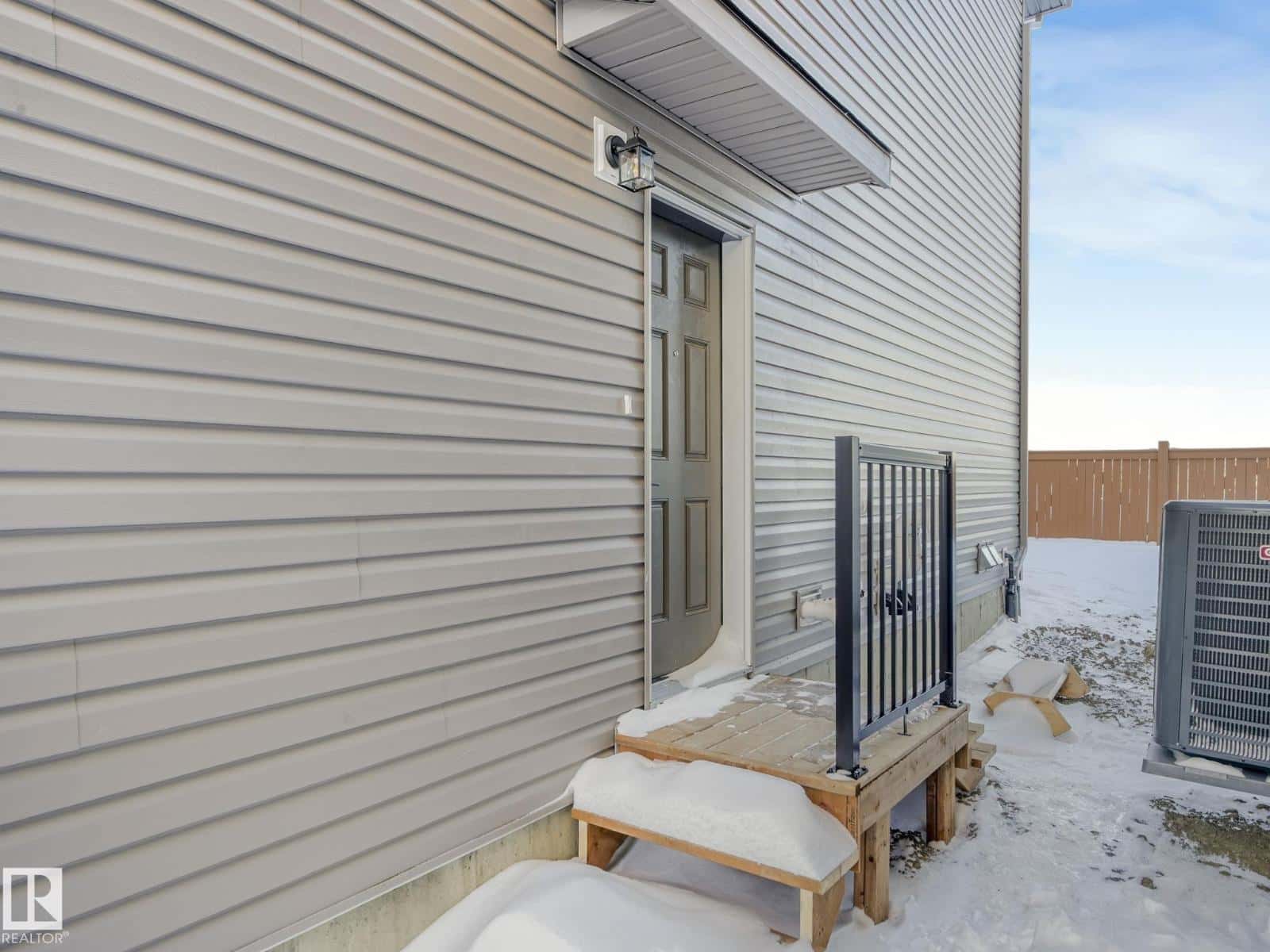 20506 16A AV NW — Edmonton, Alberta - Photo 5 of 73