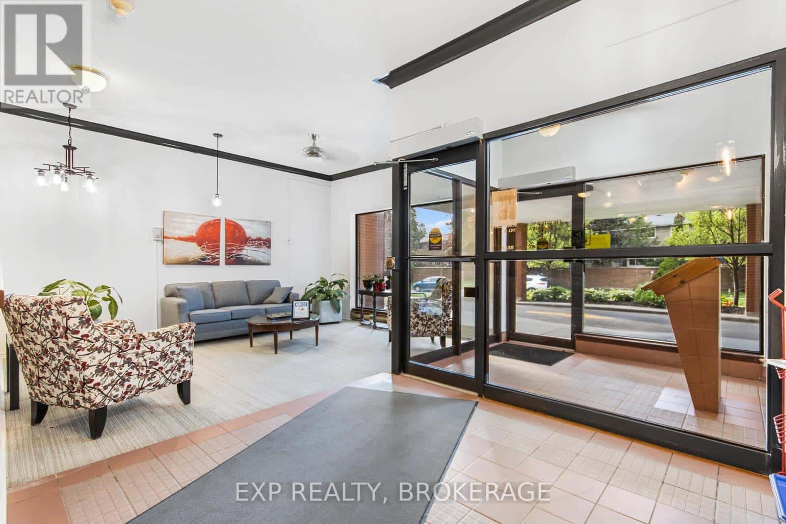 607 - 14 GREENVIEW DRIVE — Kingston (Central City West), Ontario - Photo 2 of 70