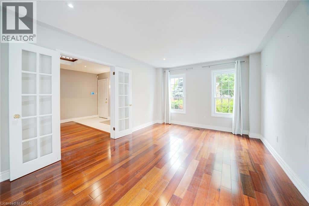 102 CRAWFORD ROSE Drive — Aurora, Ontario - Photo 4 of 50