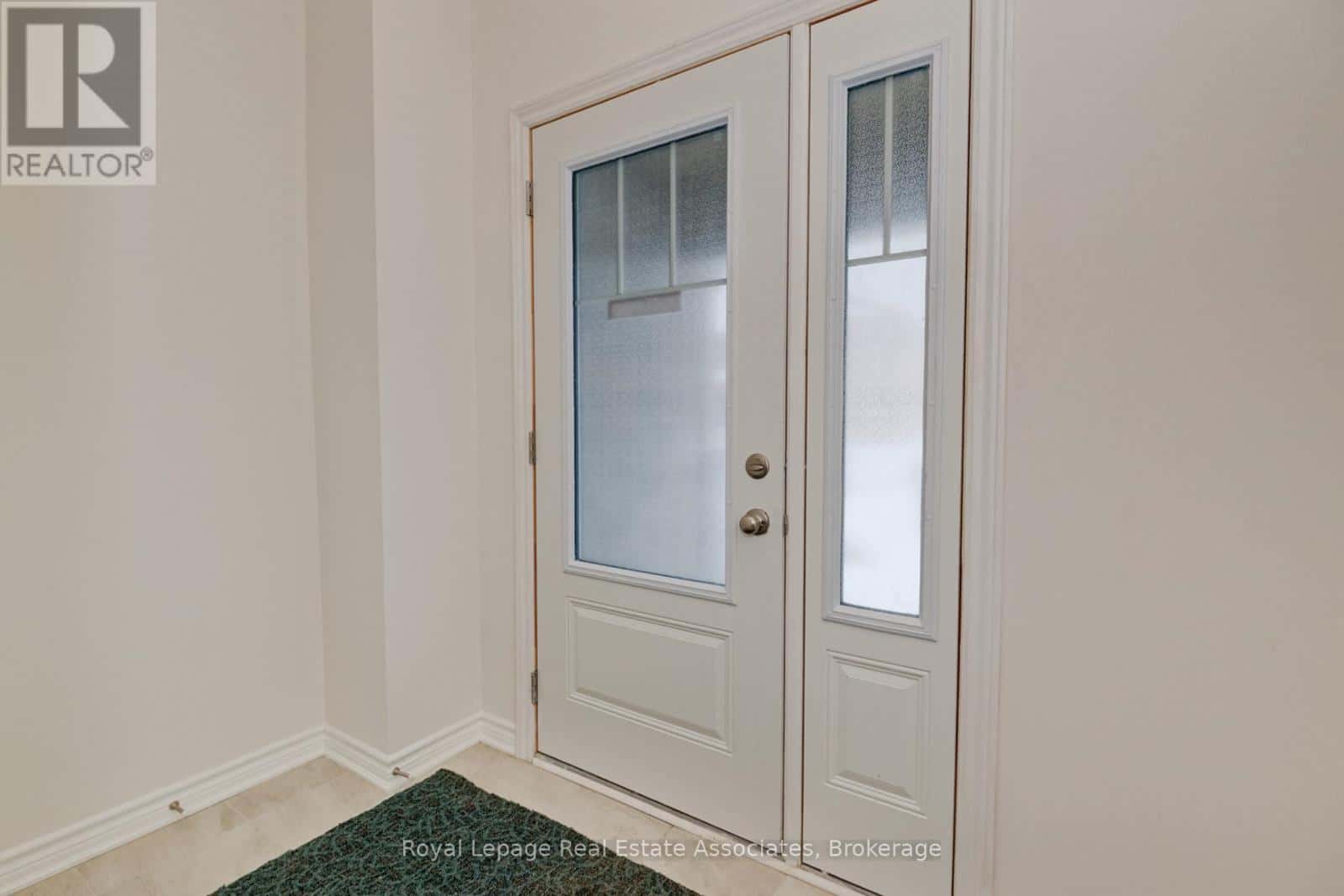 Thorold (Rolling Meadows) — Thorold (Rolling Meadows) - Photo 3 of 31