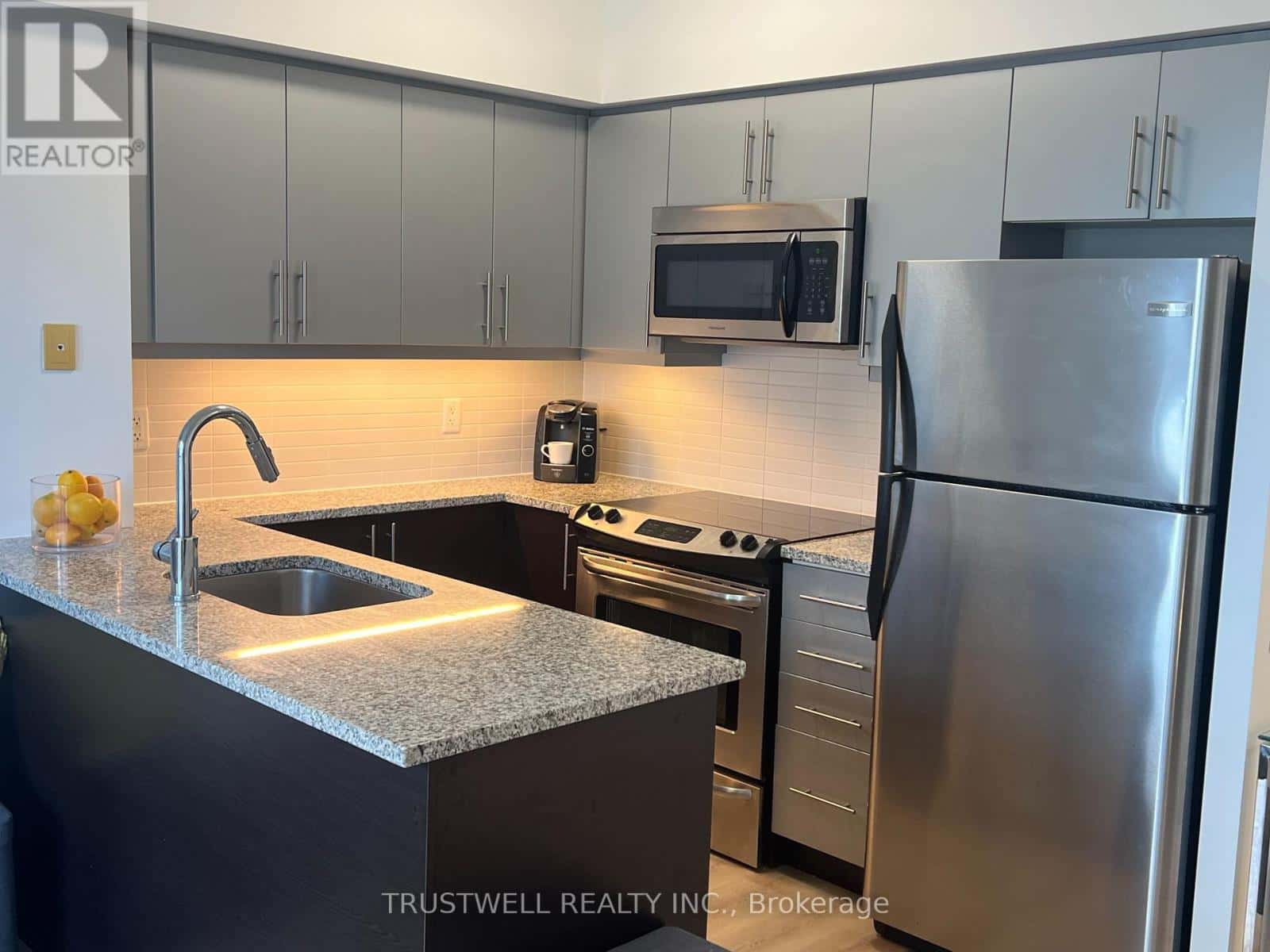 Toronto (Mount Pleasant West) — Toronto (Mount Pleasant West) - Photo 5 of 17