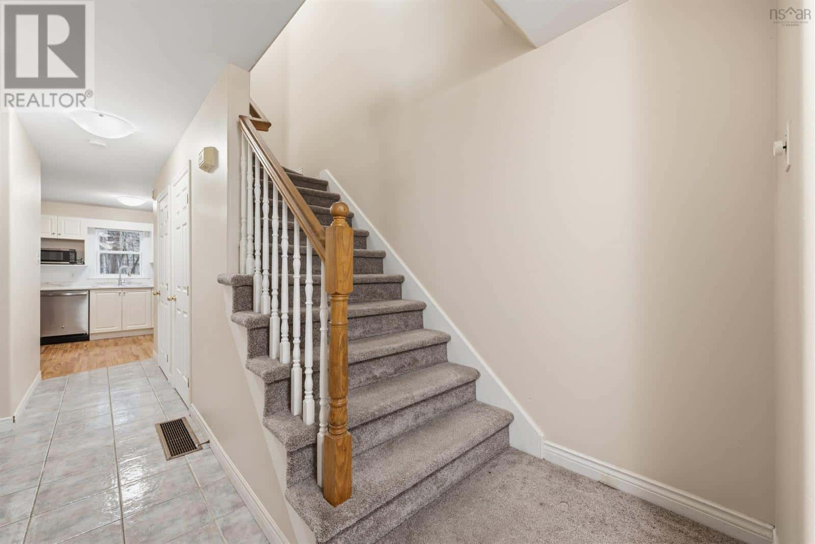 85 Oceanview Drive — Halifax, Nova Scotia - Photo 4 of 47