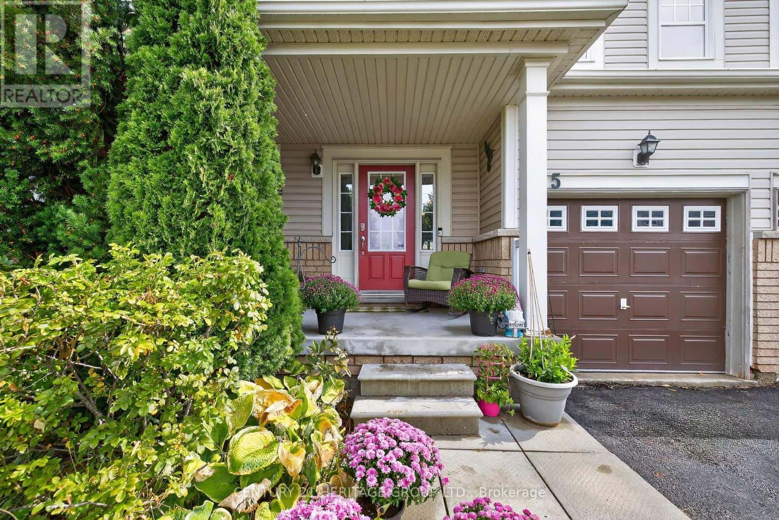 5 BOOTH STREET — Bradford West Gwillimbury (Bradford), Ontario - Photo 2 of 80