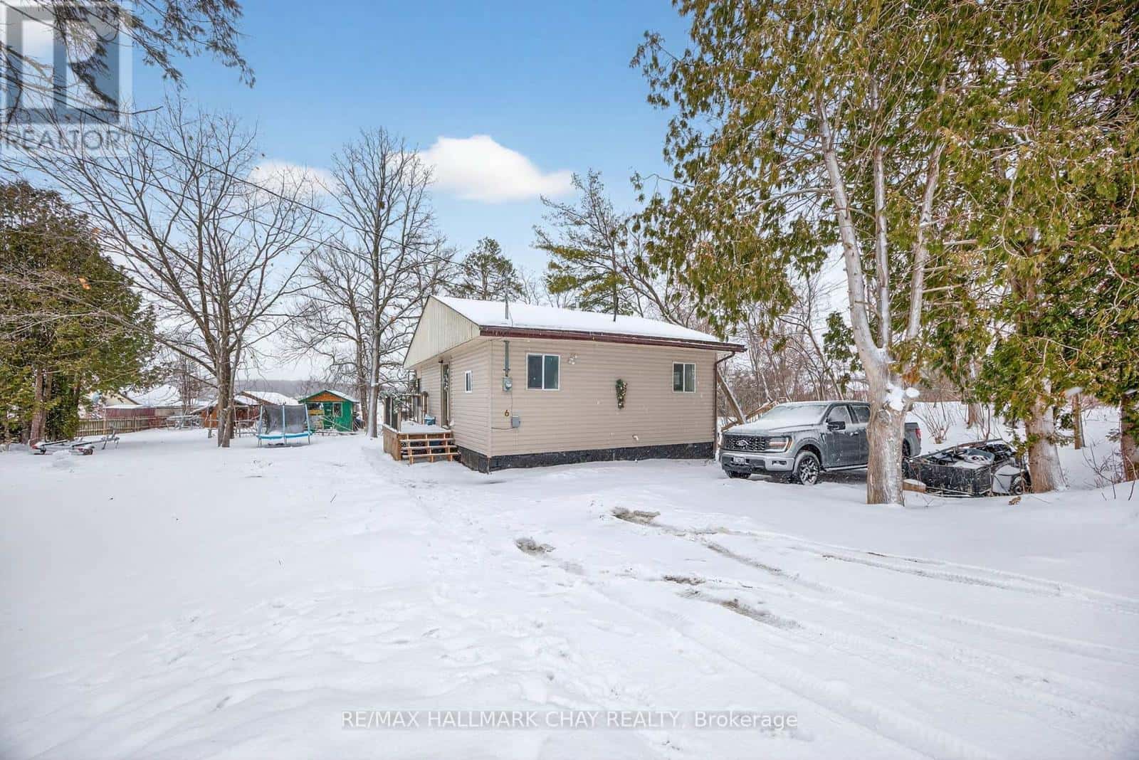 6 BALSAM STREET — Tay (Waubaushene), Ontario - Photo 3 of 43