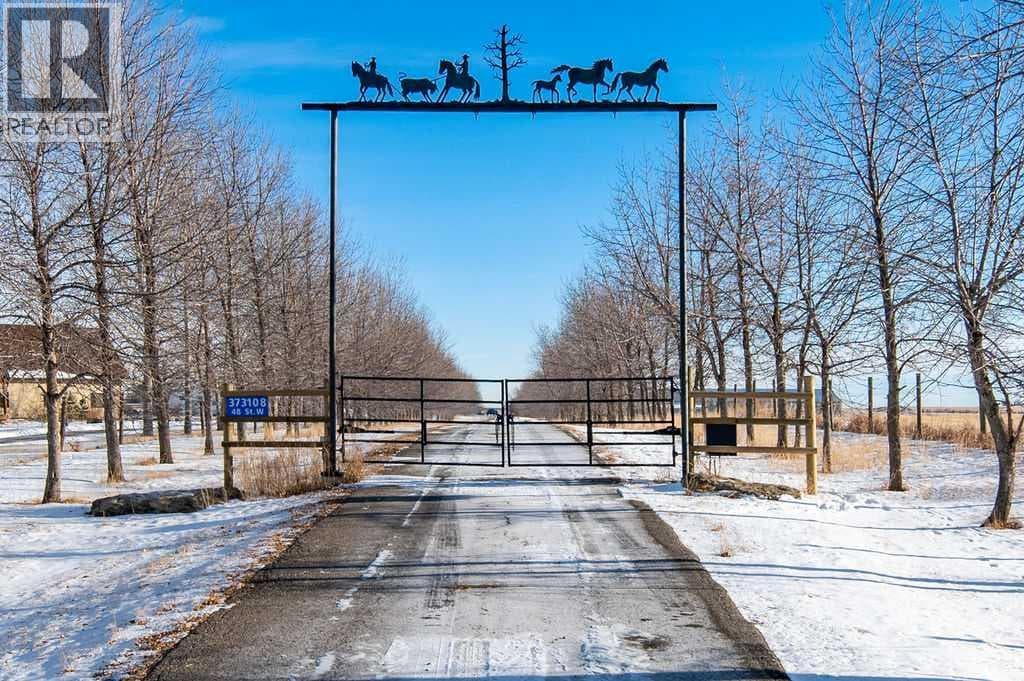 373108 48 Street W — Rural Foothills County, Alberta - Main photo