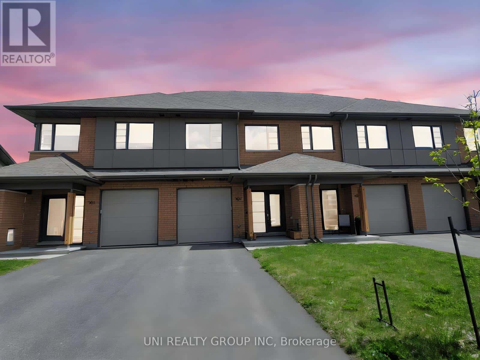 Ottawa — Ottawa - Photo 2 of 30