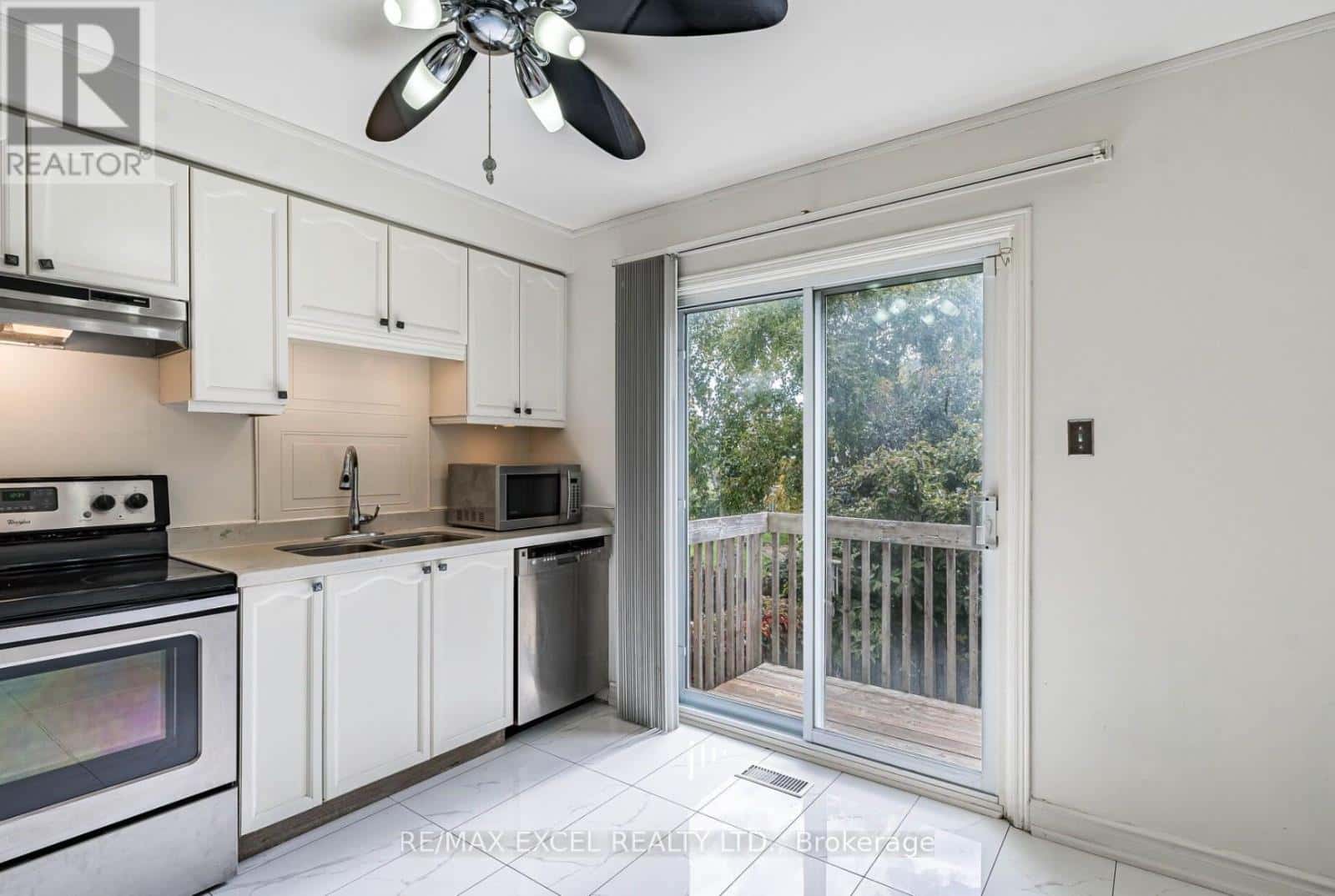 Oshawa (Samac) — Oshawa (Samac) - Photo 3 of 7